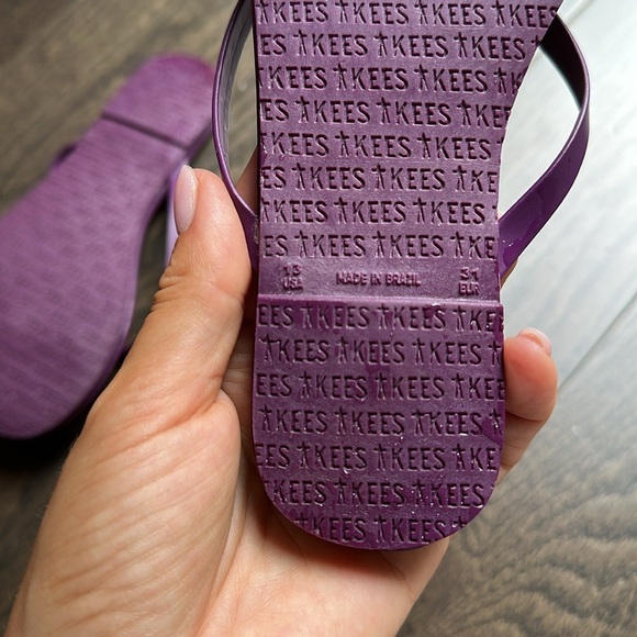 Tkees purple flipflops size 13 - Picture 3 of 3
